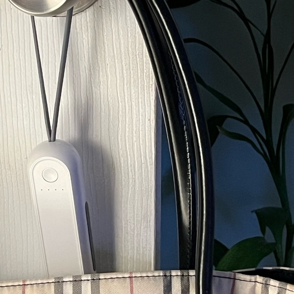 Burberry nylon carryall tote !!! - Picture 2 of 4